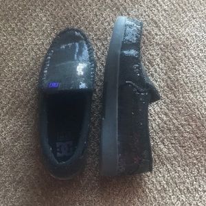Black DC Shoes